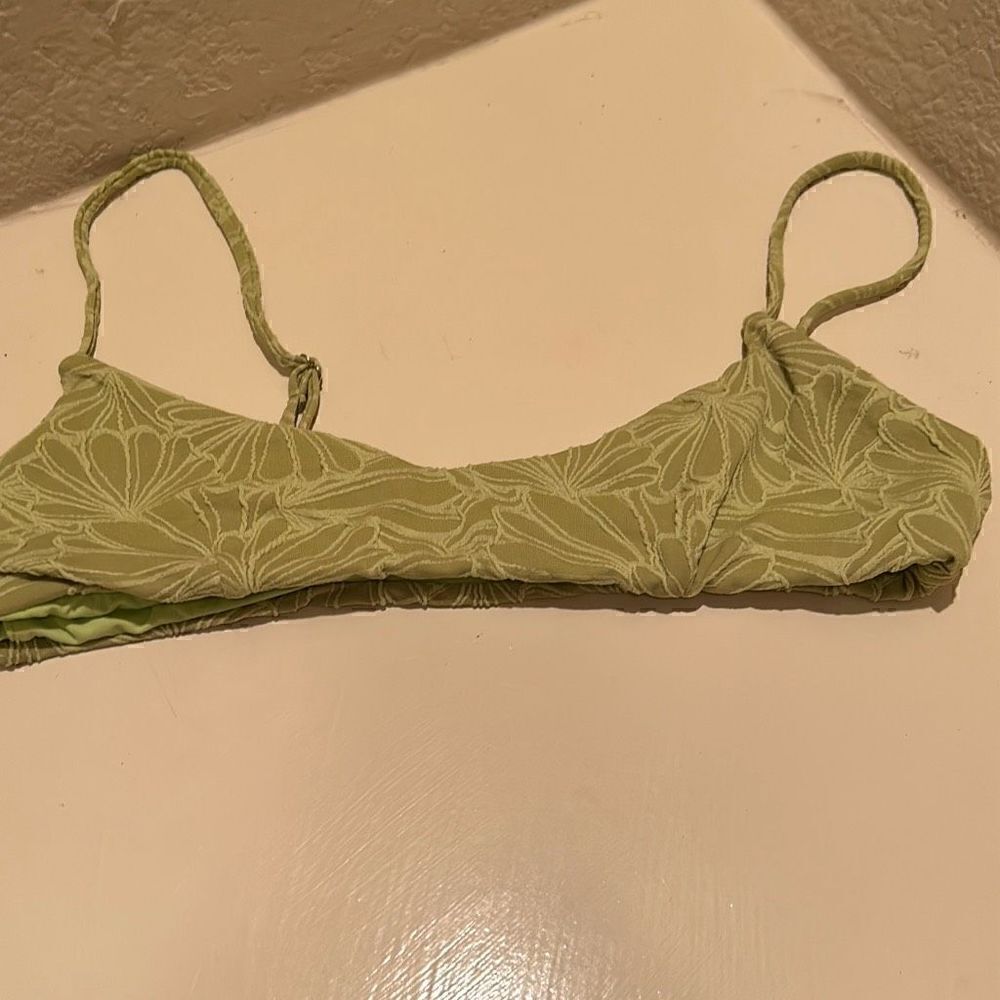 Andie Molokai Womens Small Bikini Swim Top Green Textured Floral Print NWOT